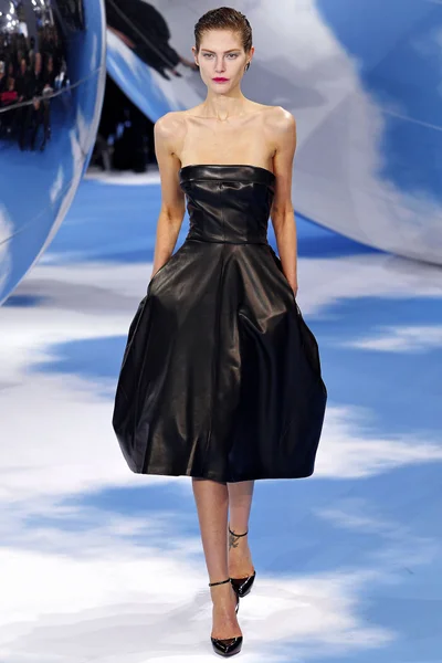 Look 17